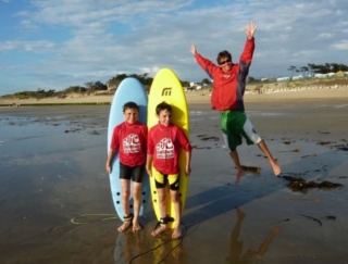  Clases de surf para todas las edades 